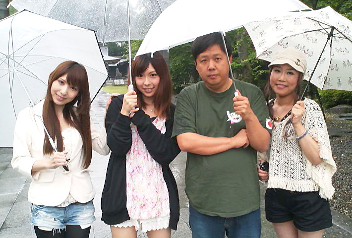 �I�J���g��ƎR���q���Y����̎B�e�ɂ܂�݂�Q���I