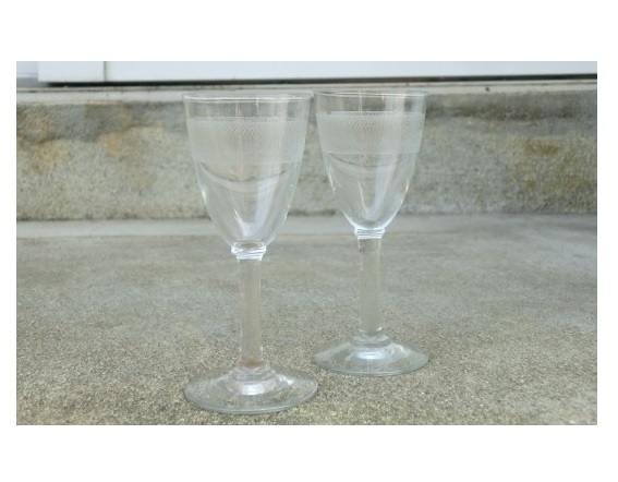 ���g���@���[�X�͗l�@���L���[���O���X2�q�@���F�����K���X