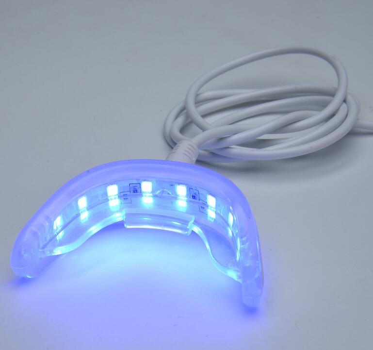 �V�i���ׁI�I�|�[�^�u�����z���C�g�j���OLED�@��