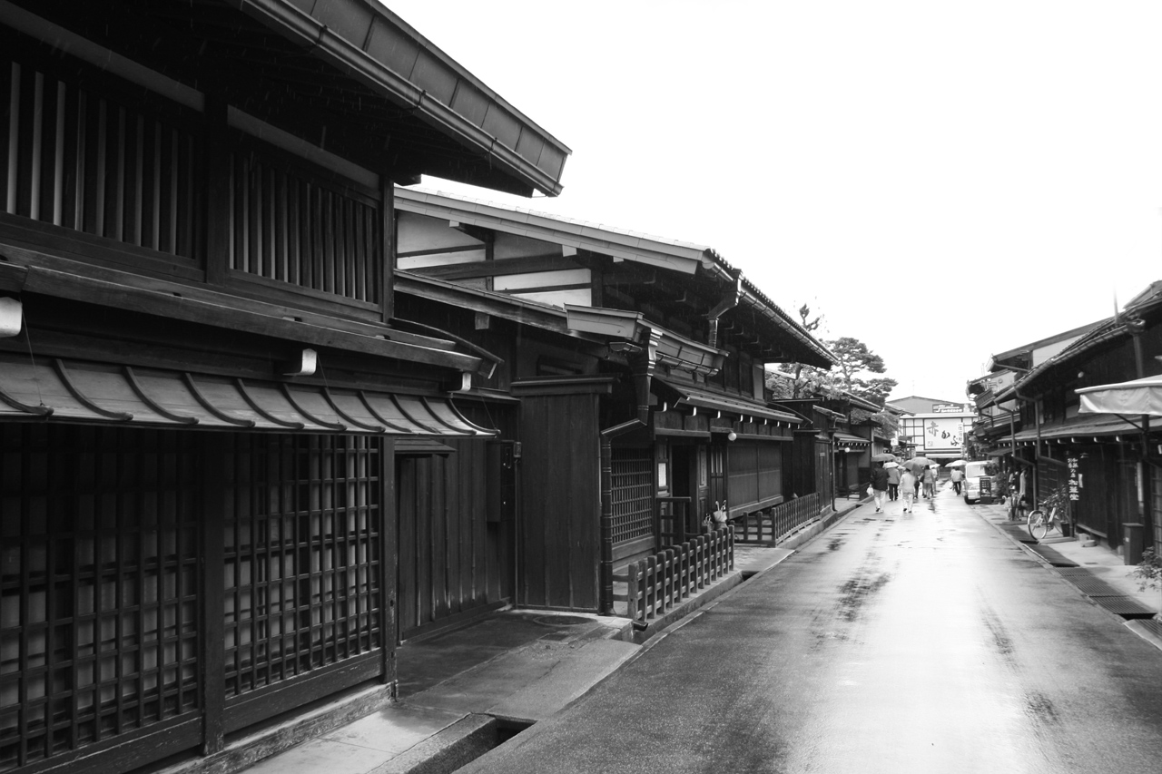 ���m�g�[���̐��E