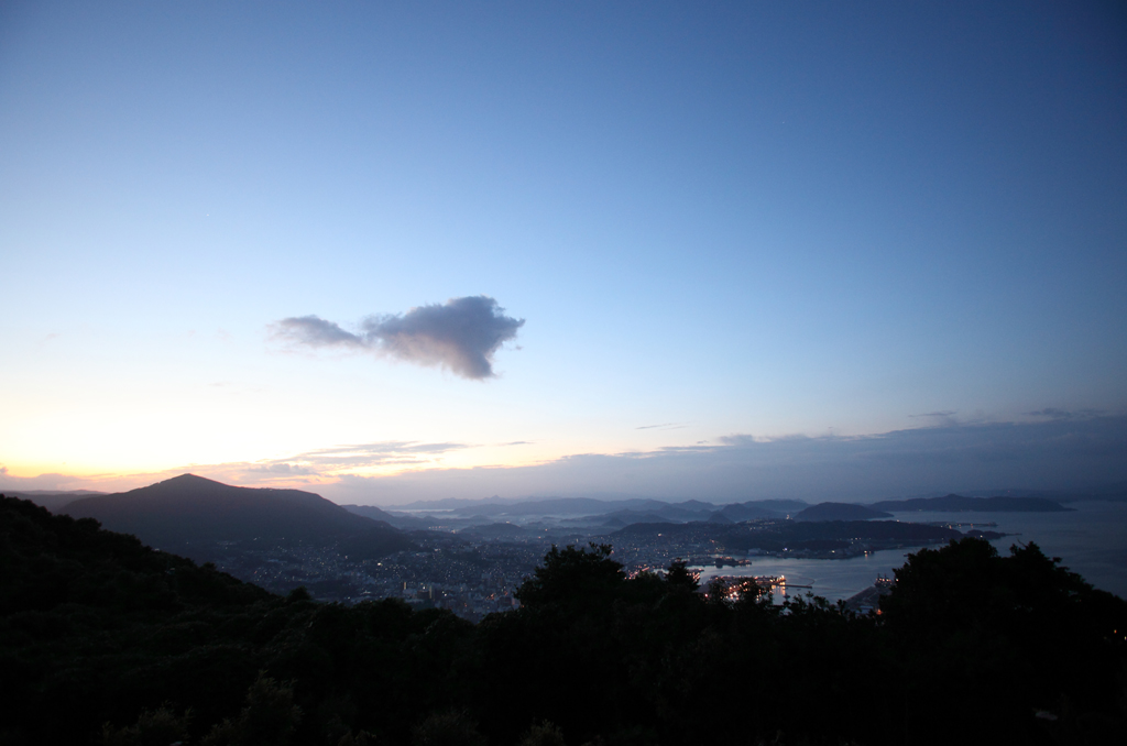 �k��B�V���[�Y�V�i�h���z�e���O�ҁj