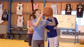 �o�X�P�b�g�{�[���Ron�R���ɂ߂�@�V���[�g��B�@�ɒ��킵�悤�I  �u�܂Ɂ��c�n�I�v�@7��21���\��