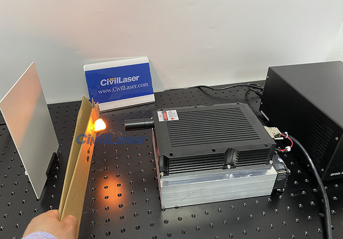 915nm 60W �ł����͂� IR �_�C�I�[�h���[�U�[