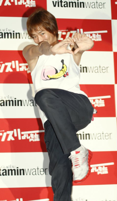 ���j�[�N�L�����N�^�[�� �y����