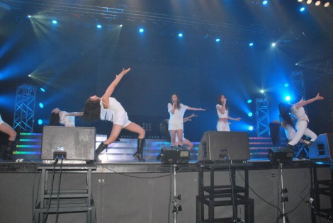 �gEXILE�̖����h�V��FLOWER�A5�l������9�l�̐���10���f�r���[