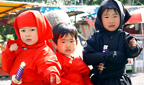 キャラクターフェスティバルinモリコロパークVol.1〜着ぐるみ・コスプレ大集合〜本格手裏剣投げ体験