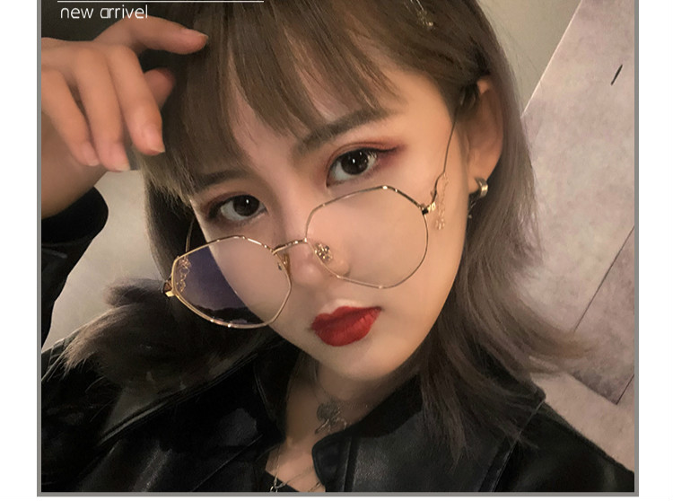 おしゃれダテメガネ男女おしゃれ芸能人 写真 めがね 女性伊達眼鏡コーデ