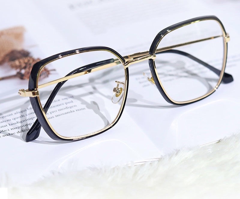 �����t���[���j���K�l�N���A