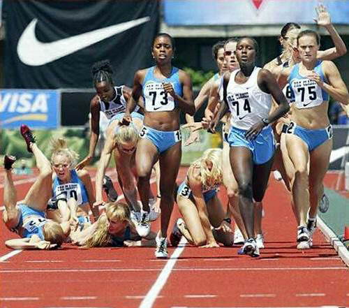 �X�|�[�c�̏u�Ԃ̖ʔ���Ռ��摜