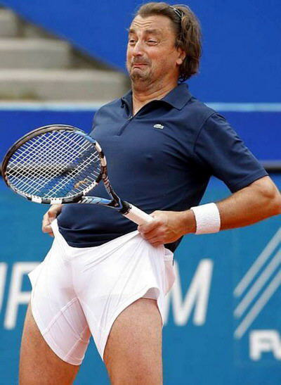 �X�|�[�c�̏u�Ԃ̖ʔ���Ռ��摜