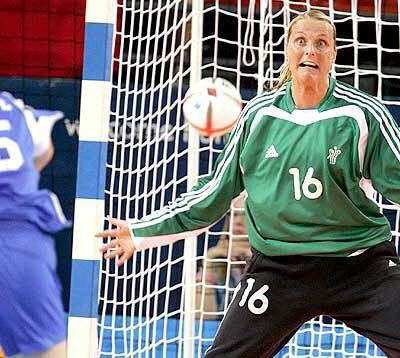 �X�|�[�c�̏u�Ԃ̖ʔ���Ռ��摜