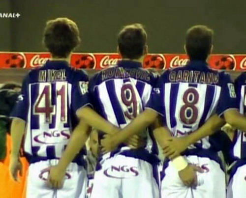 �X�|�[�c�̏u�Ԃ̖ʔ���Ռ��摜