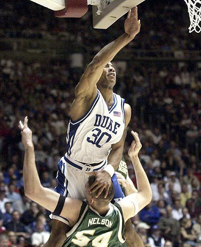 �X�|�[�c�̏u�Ԃ̖ʔ���Ռ��摜