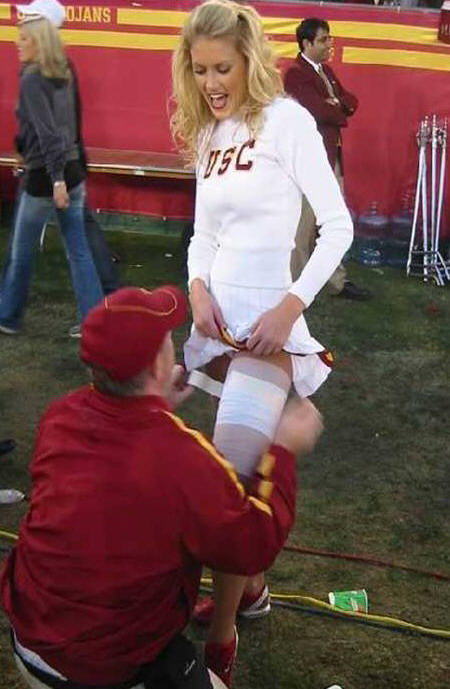 �X�|�[�c�̏u�Ԃ̖ʔ���Ռ��摜