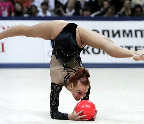 �X�|�[�c�̏u�Ԃ̖ʔ���Ռ��摜