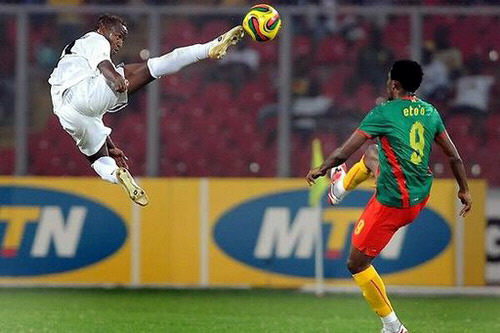 �X�|�[�c�̏u�Ԃ̖ʔ���Ռ��摜