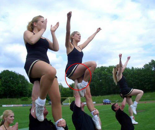 �X�|�[�c�̏u�Ԃ̖ʔ���Ռ��摜